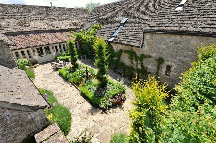 Leigh House