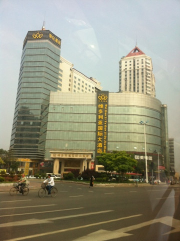 皇冠维多利亚国际大酒店主图