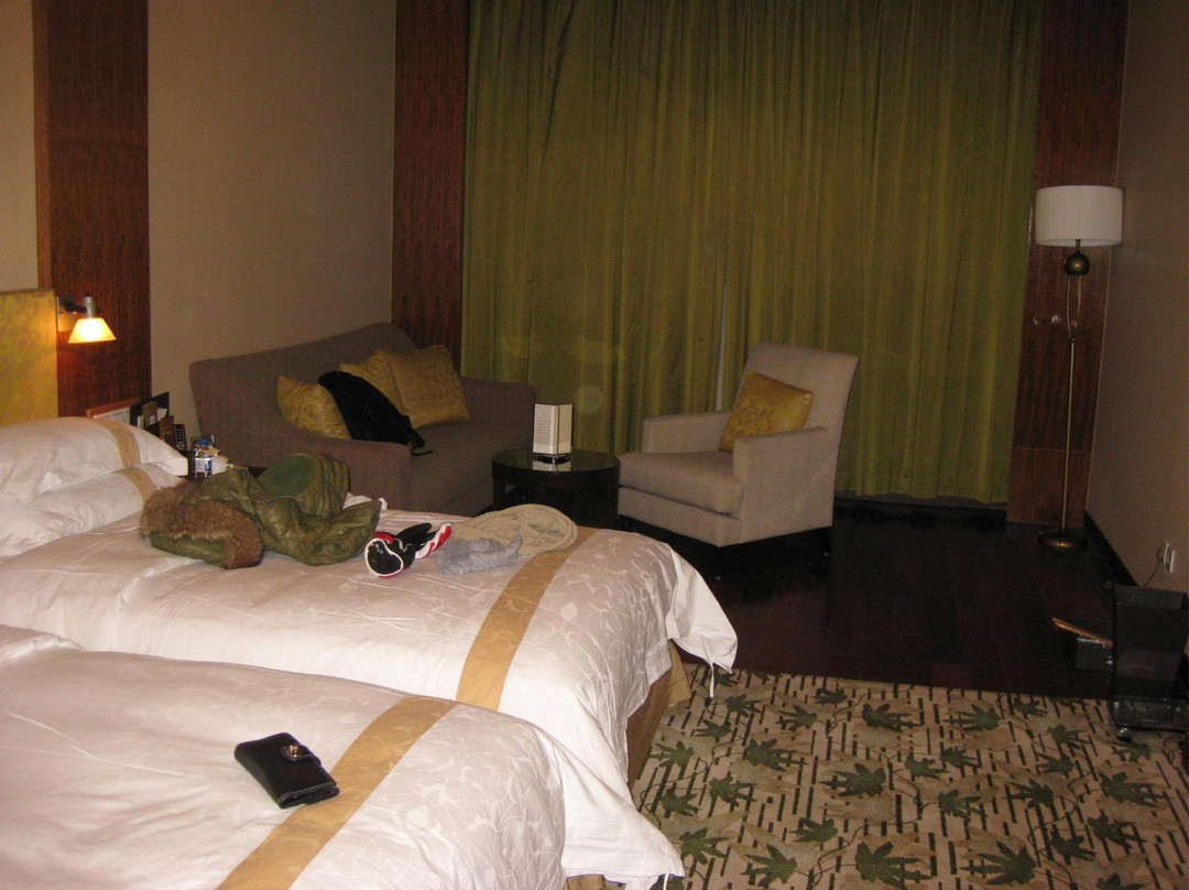 蓝景温泉度假酒店主图