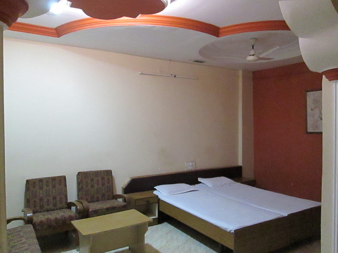 Hotel Dwaraka Deluxe主图