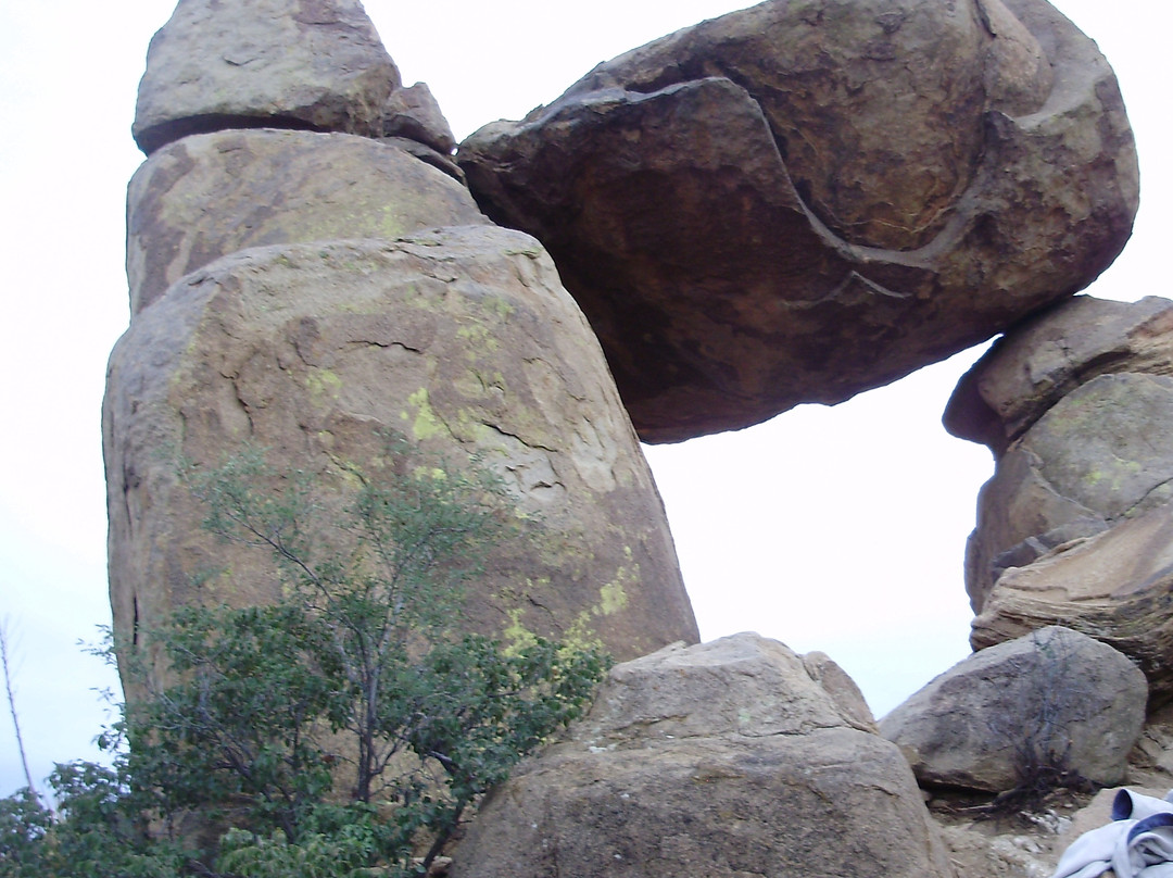 The Balanced Rock景点图片