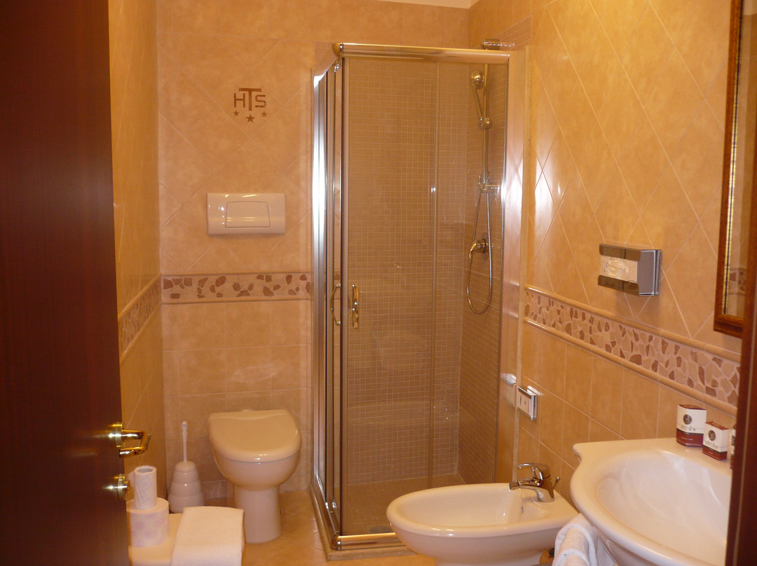 Hotel Tito Serrano主图