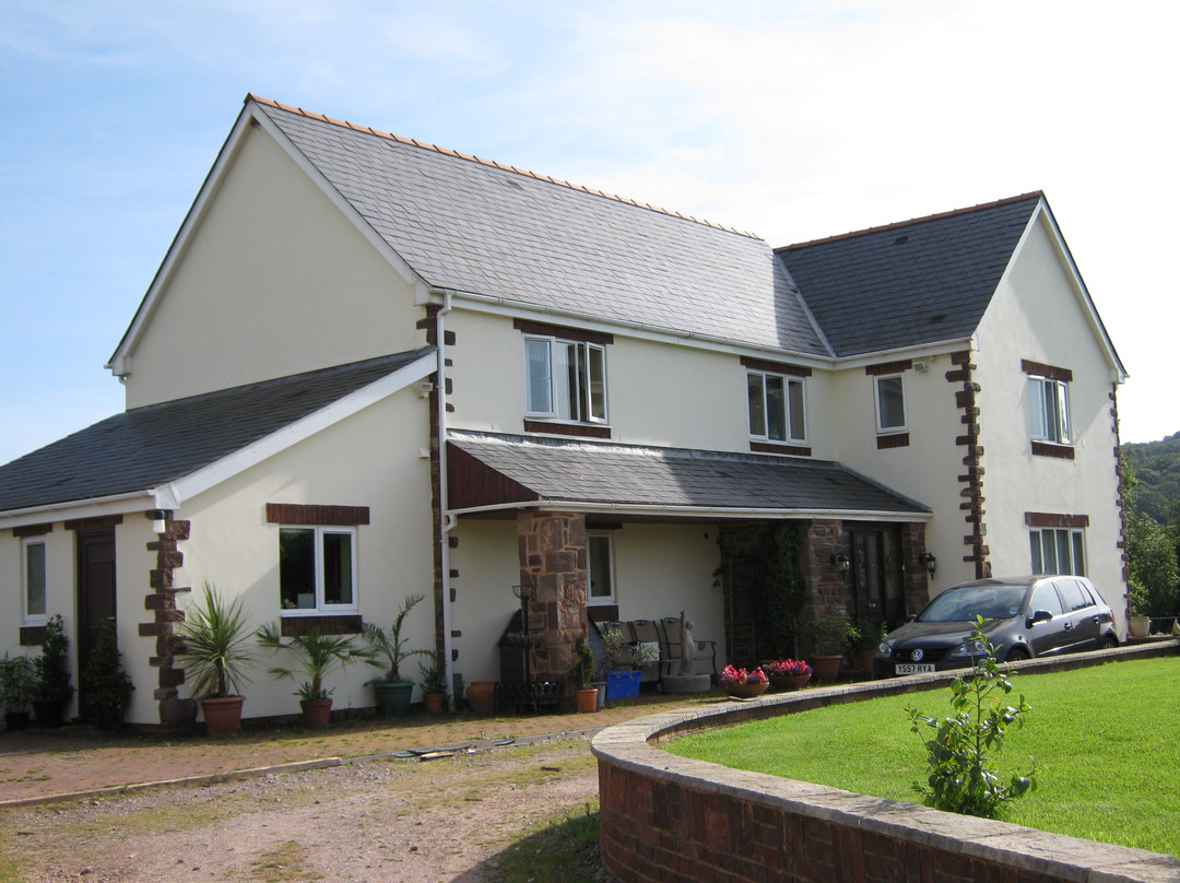 Old Hendre Farm主图