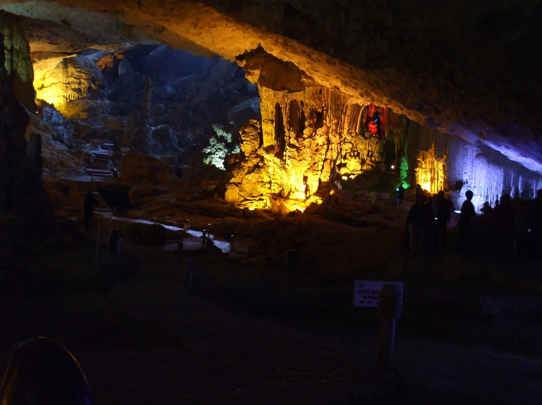Sung Sot Cave-下龙湾必去景点