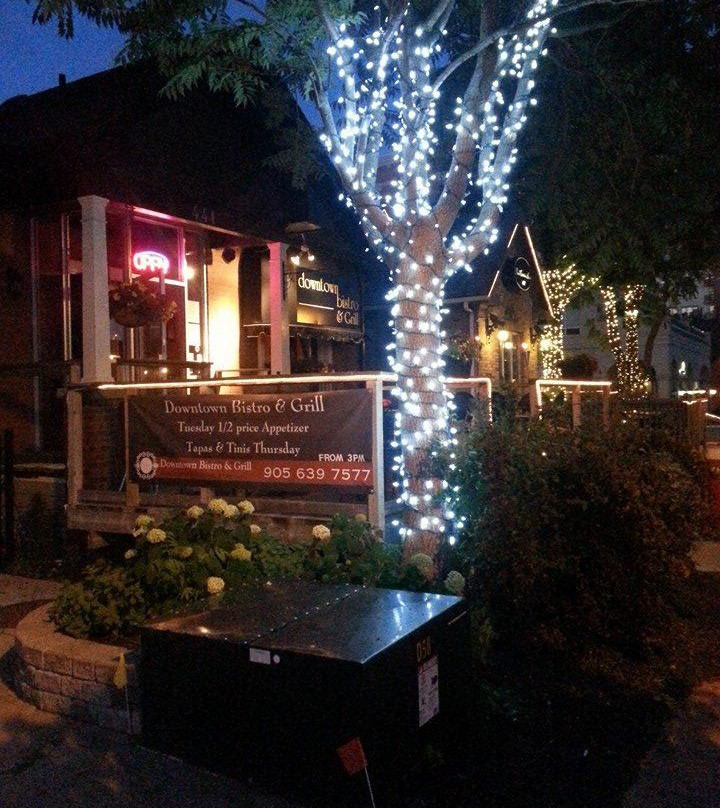 伯灵顿餐馆和美食-Downtown Bistro & Grill