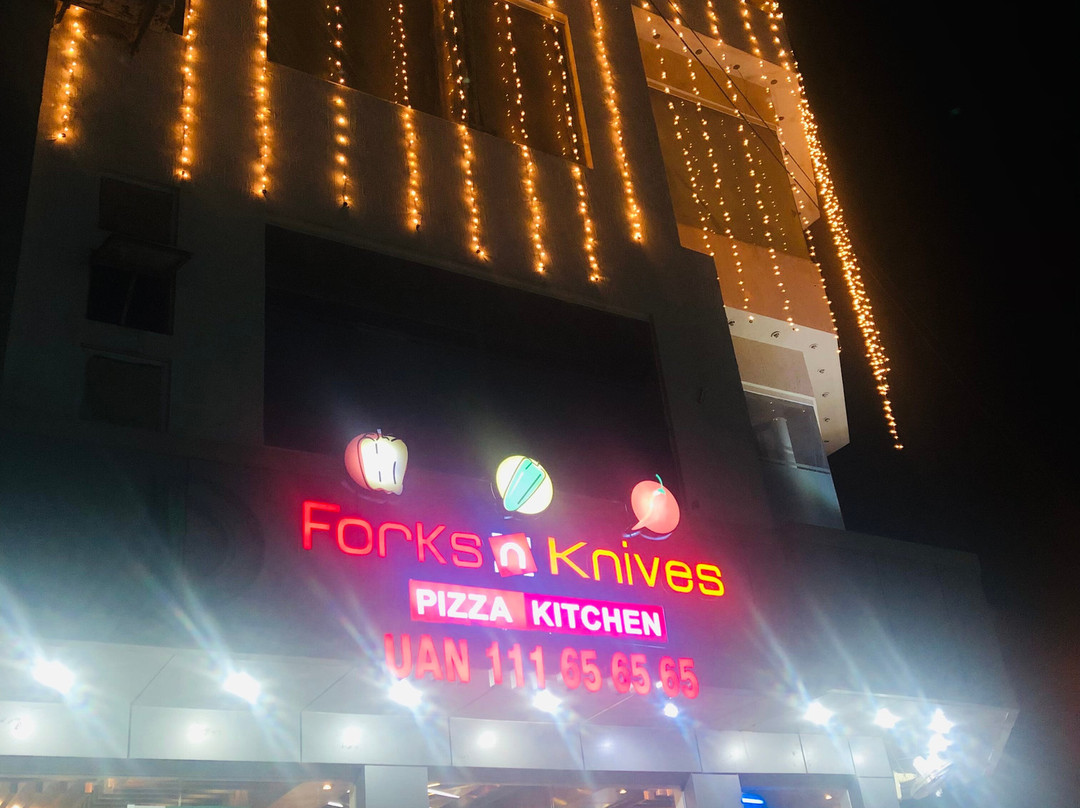 Punjab Province餐馆和美食-Forks N Knives Pizza Kitchen Sahiwal