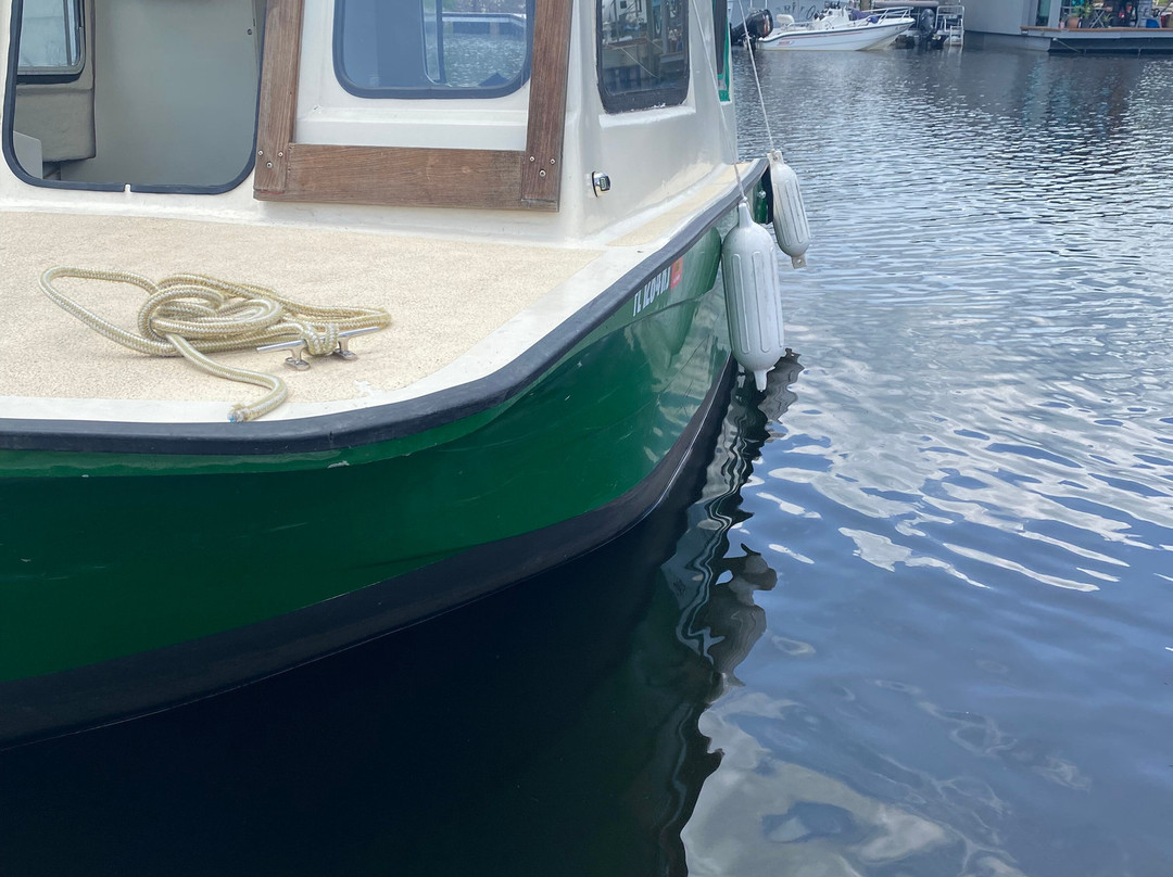 Tiny Houseboat Adventures景点图片