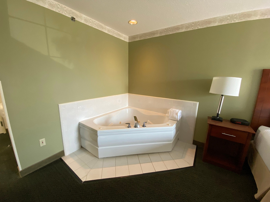 Baymont By Wyndham Mackinaw City主图