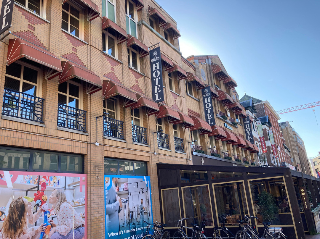 Queen Hotel Cafe Restaurant主图