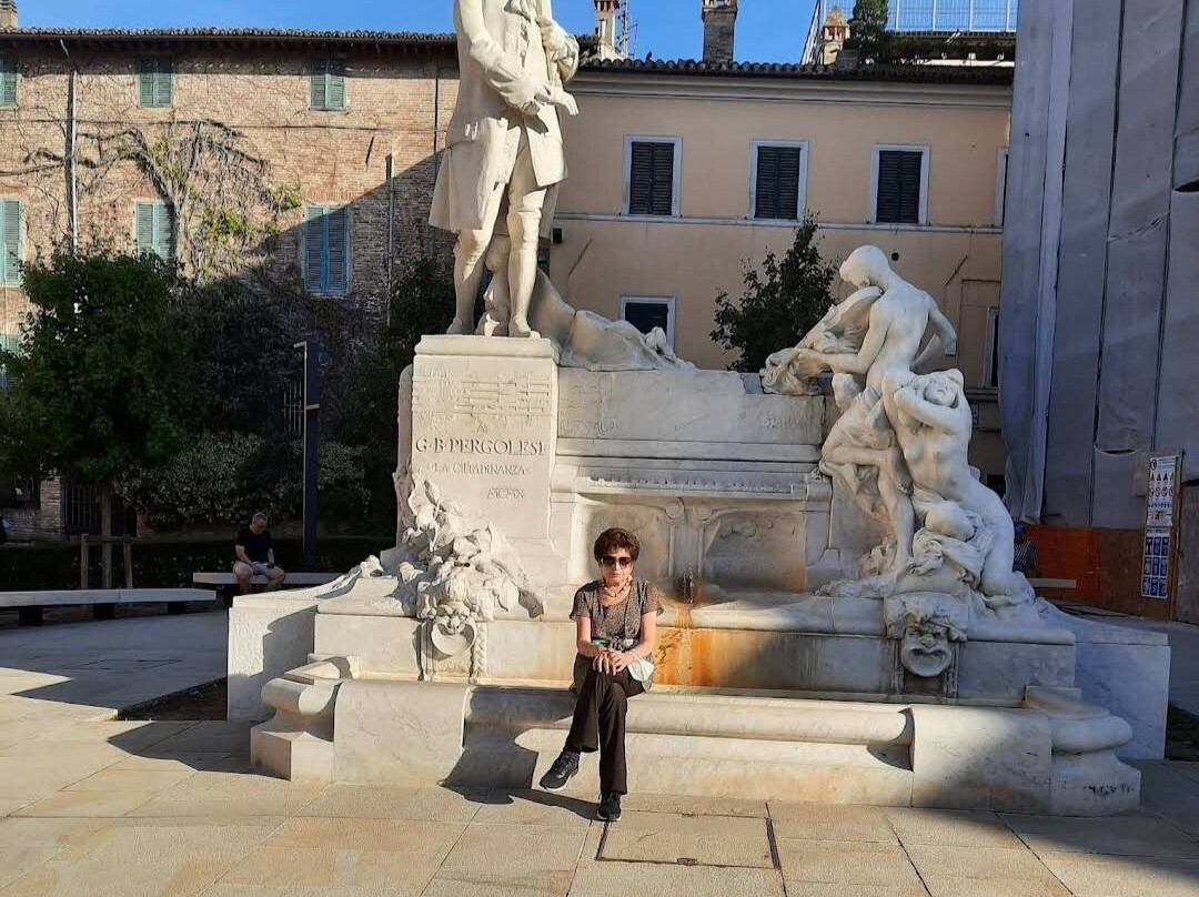 Monumento a Giovanni Battista Pergolesi-杰西必去景点