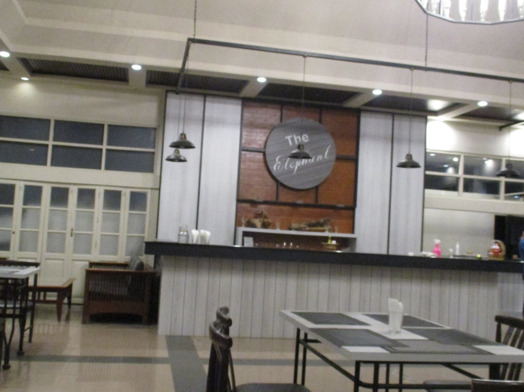 萨普拉旺度假大酒店主图