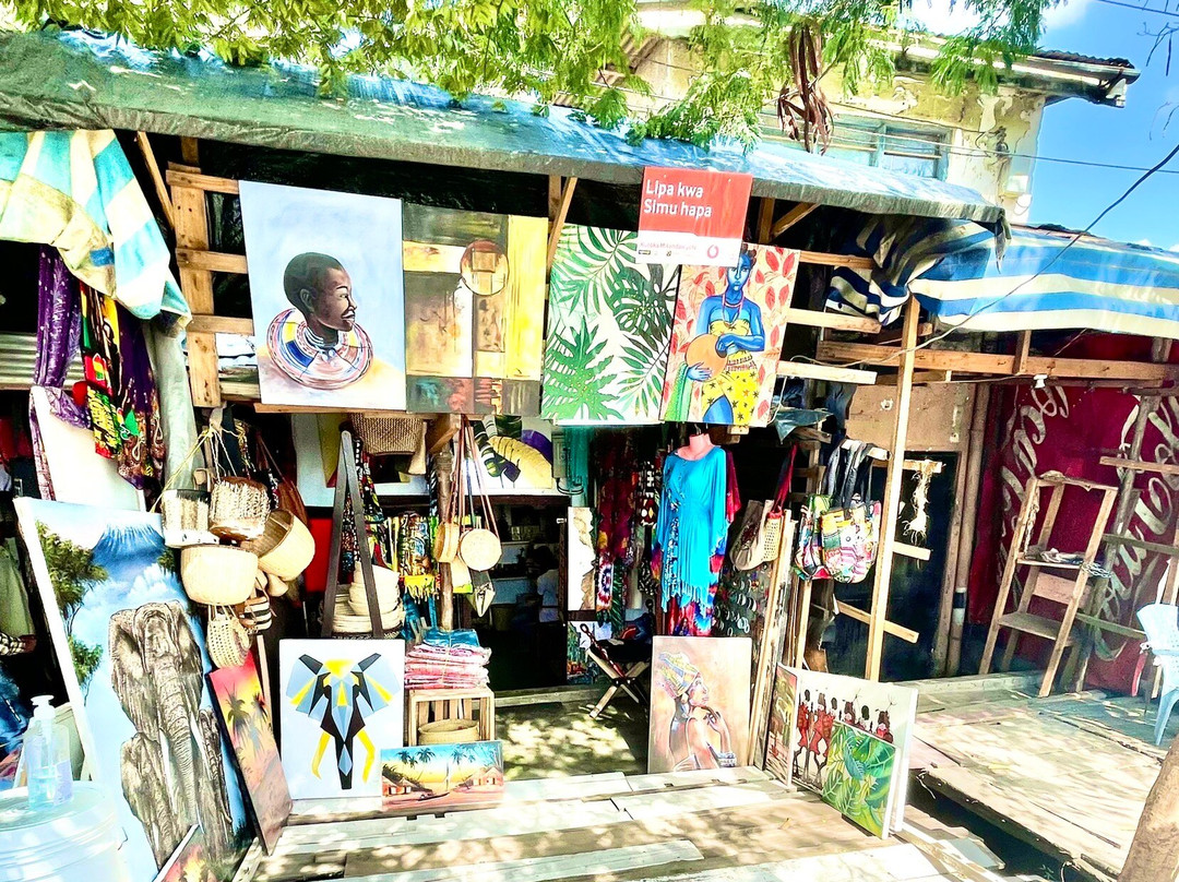Mwenge Woodcarvers Market景点图片