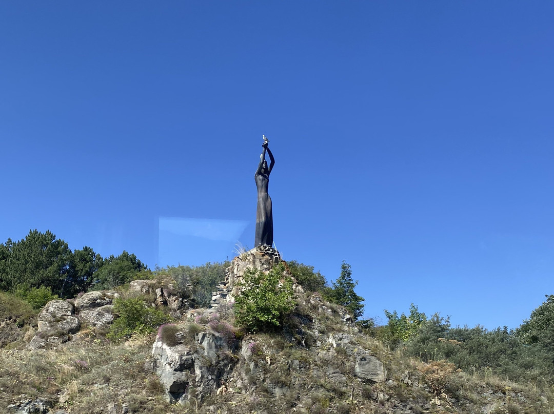 Statue of Akhtamar at Lake Sevan-Sevan必去景点