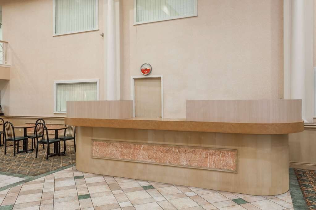 Ramada Hotel & Conference Center by Wyndham Hammond主图