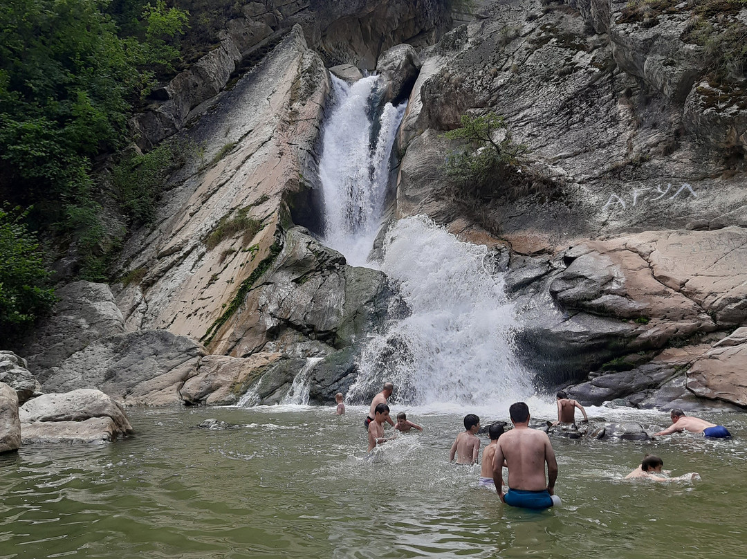 Khanagskiy Waterfall景点图片