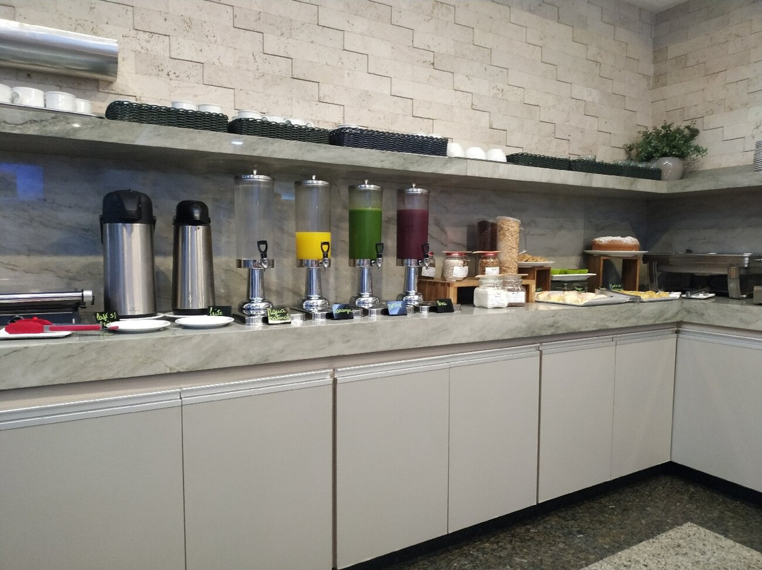 Plaza Inn Breeze Aeroporto主图