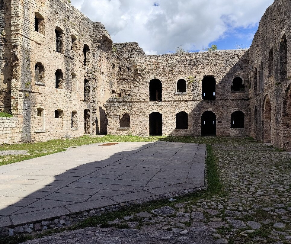 Forte del Monte Interrotto景点图片