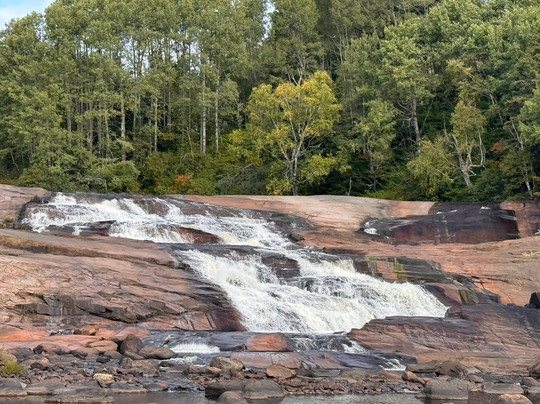 Sentier pedestre Sault aux Moutons-Longue-Rive必去景点