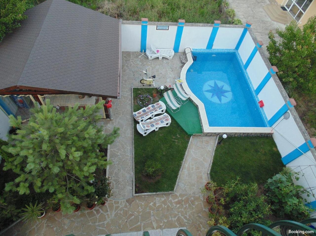 Topalovi Guest House主图