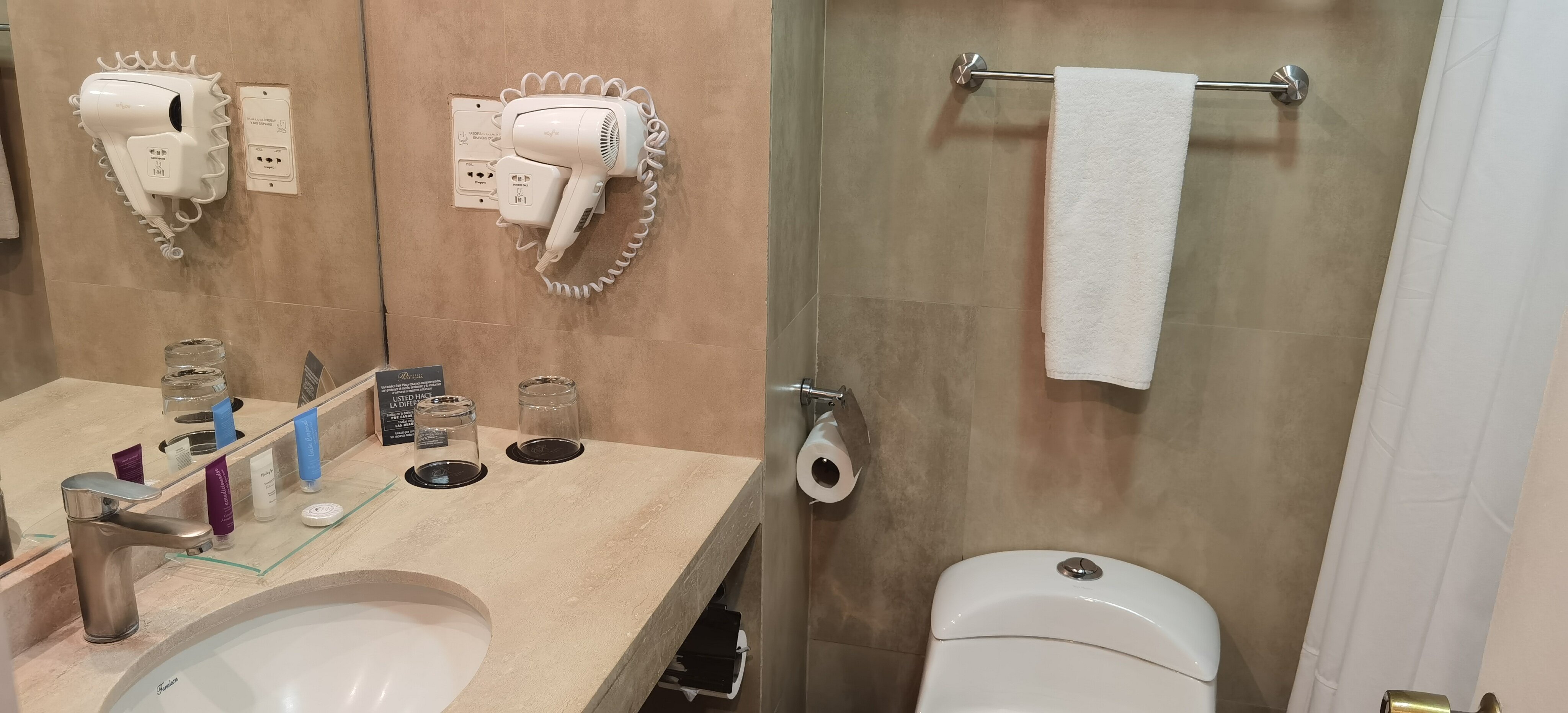 Park Hotel Calama-浴室