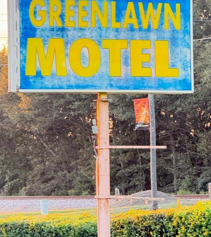 Greenlawn Motel