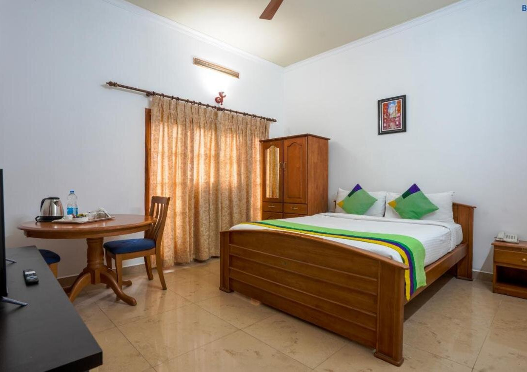 Itsy Hotels Classiyo Munnar Crown Resorts