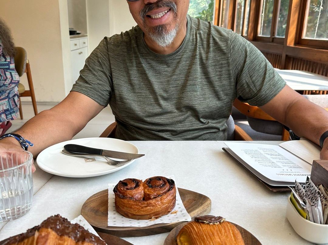 Lavonne Café