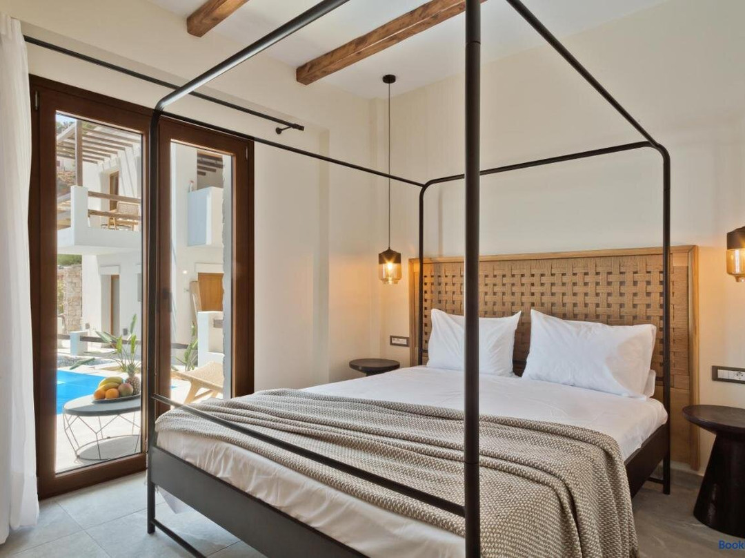 Ypsilos Beach Suites