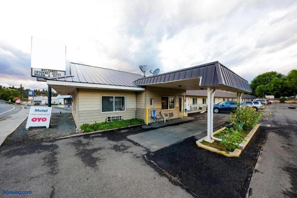 OYO Riverside Inn John Day OR