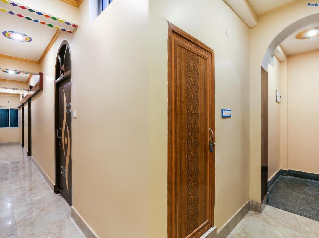 OYO 70909 Hotel Singh Palace