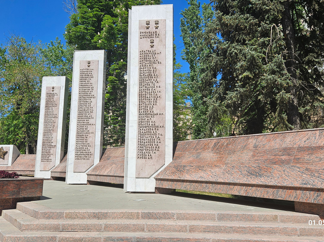 Alley of the Heroes景点图片