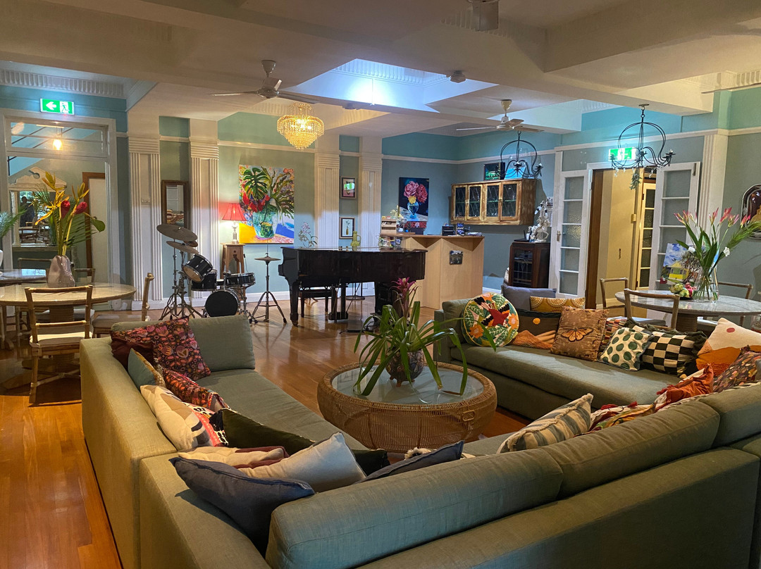 Babinda Quarters.主图