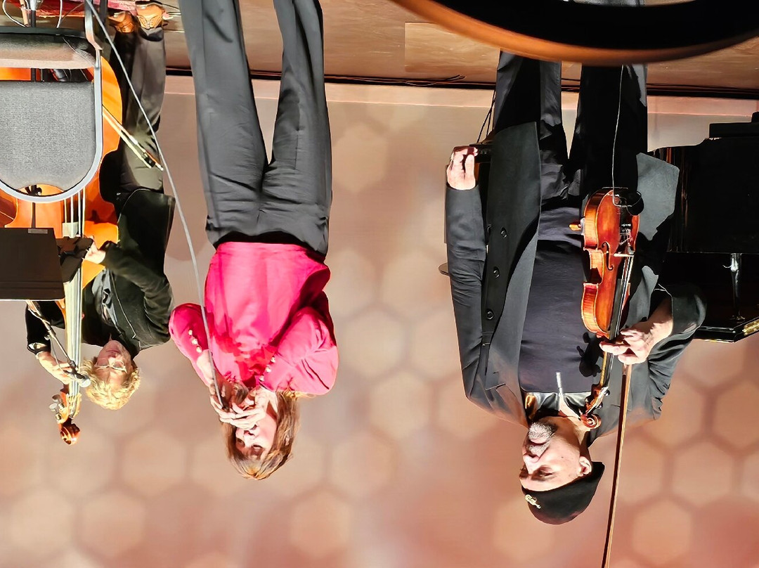 The Shadbolt Centre for the Arts-本那比必去景点