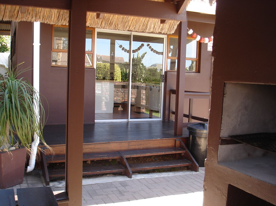 Bay Cove Inn Bed & Breakfast主图