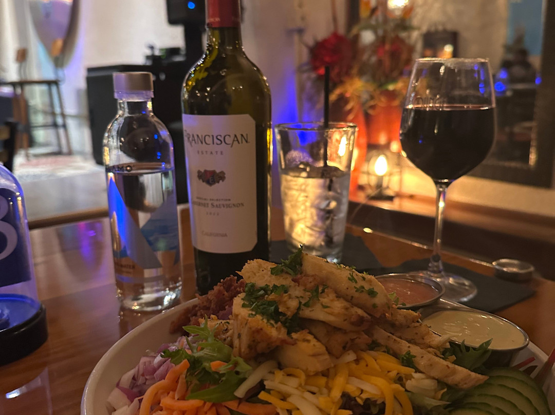 Chayz Lounge-West Columbia必去景点