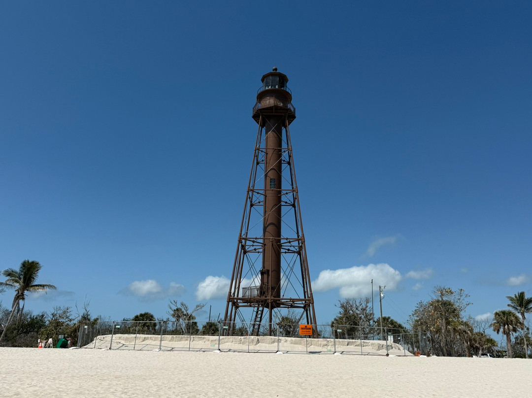 Lighthouse Beach Park景点图片