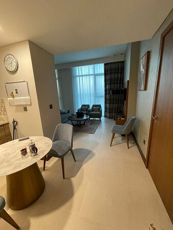 Staybridge Suites Dubai Al-Maktoum Airport by IHG主图