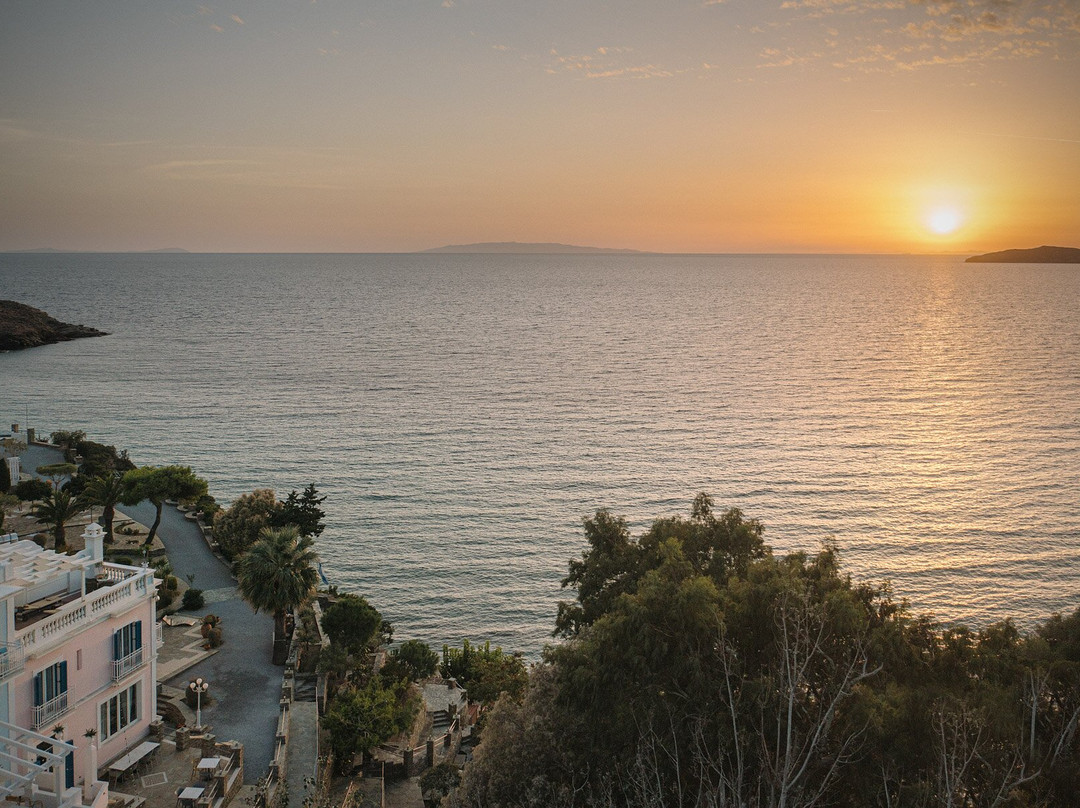 Aneroussa Beach Hotel主图