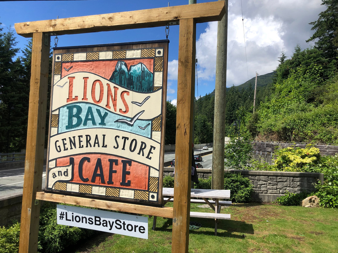 Lions Bay餐馆和美食-Lions Bay General Store & Cafe