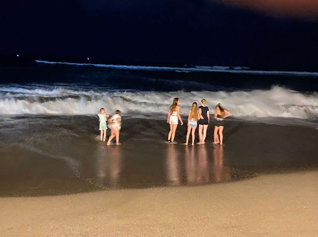 Batu Bolong Beach-长谷必去景点