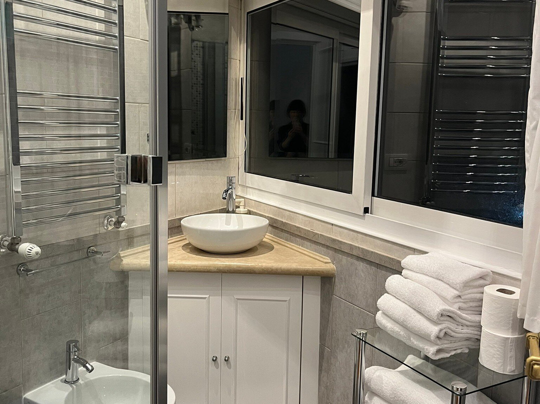 奥瑞尼套房酒店主图