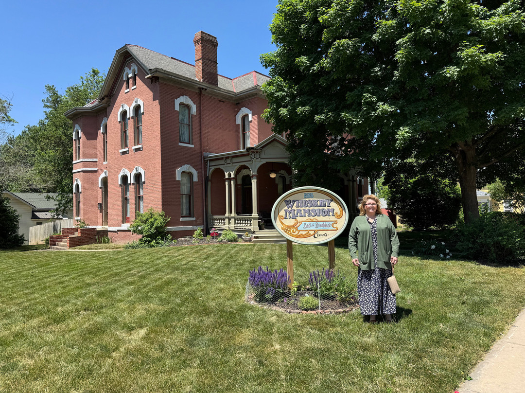 Whiskey Mansion Bed & Breakfast主图