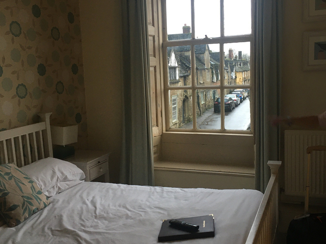 The Red Lion Hotel主图