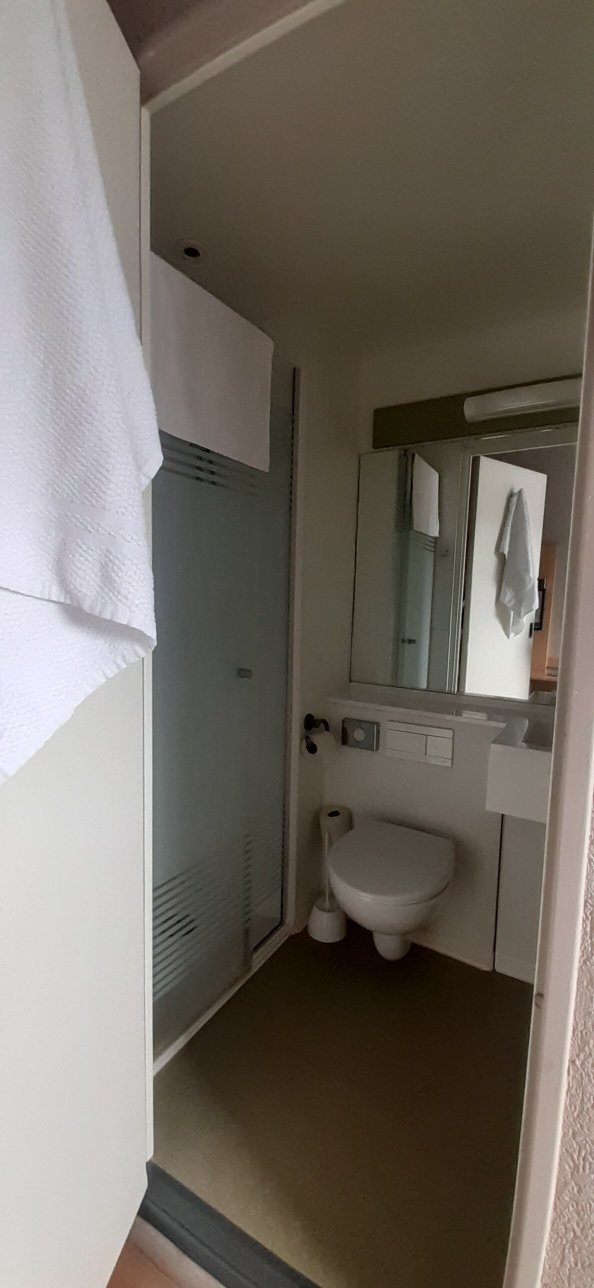 Ibis Budget Thonon les Bains-浴室