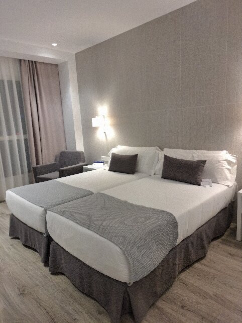 阿尔布菲拉酒店主图