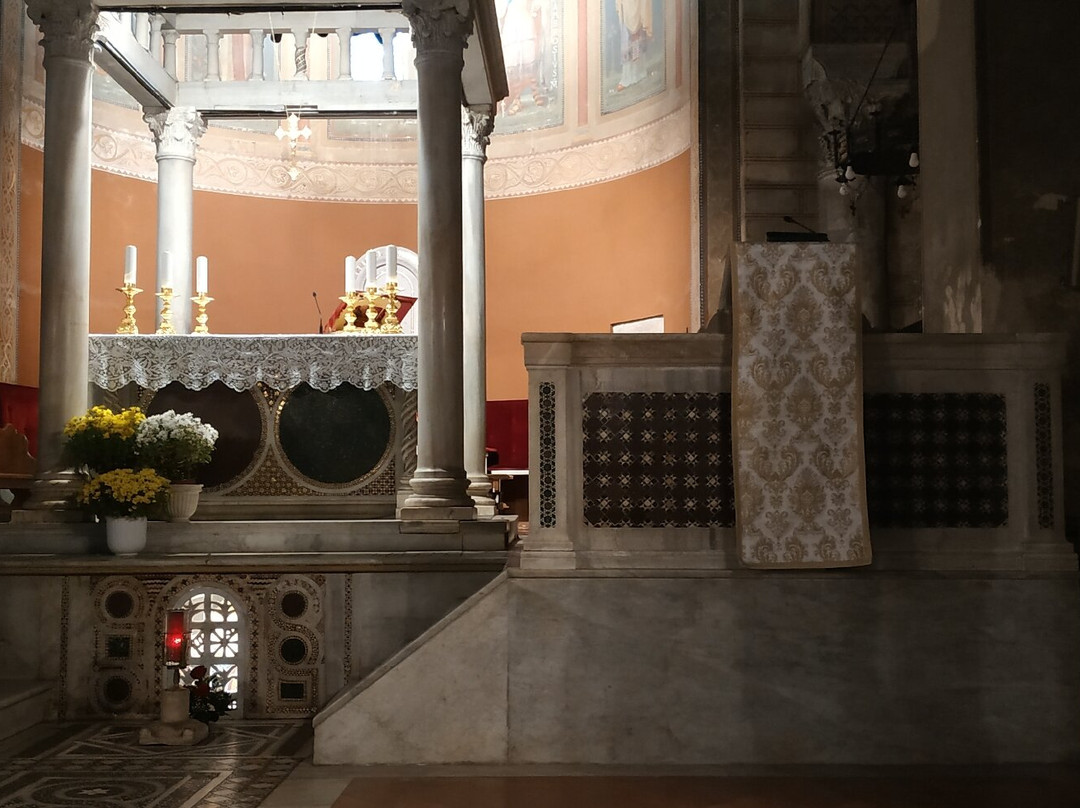Basilica SS. Giovanni E Paolo-Ferentino必去景点