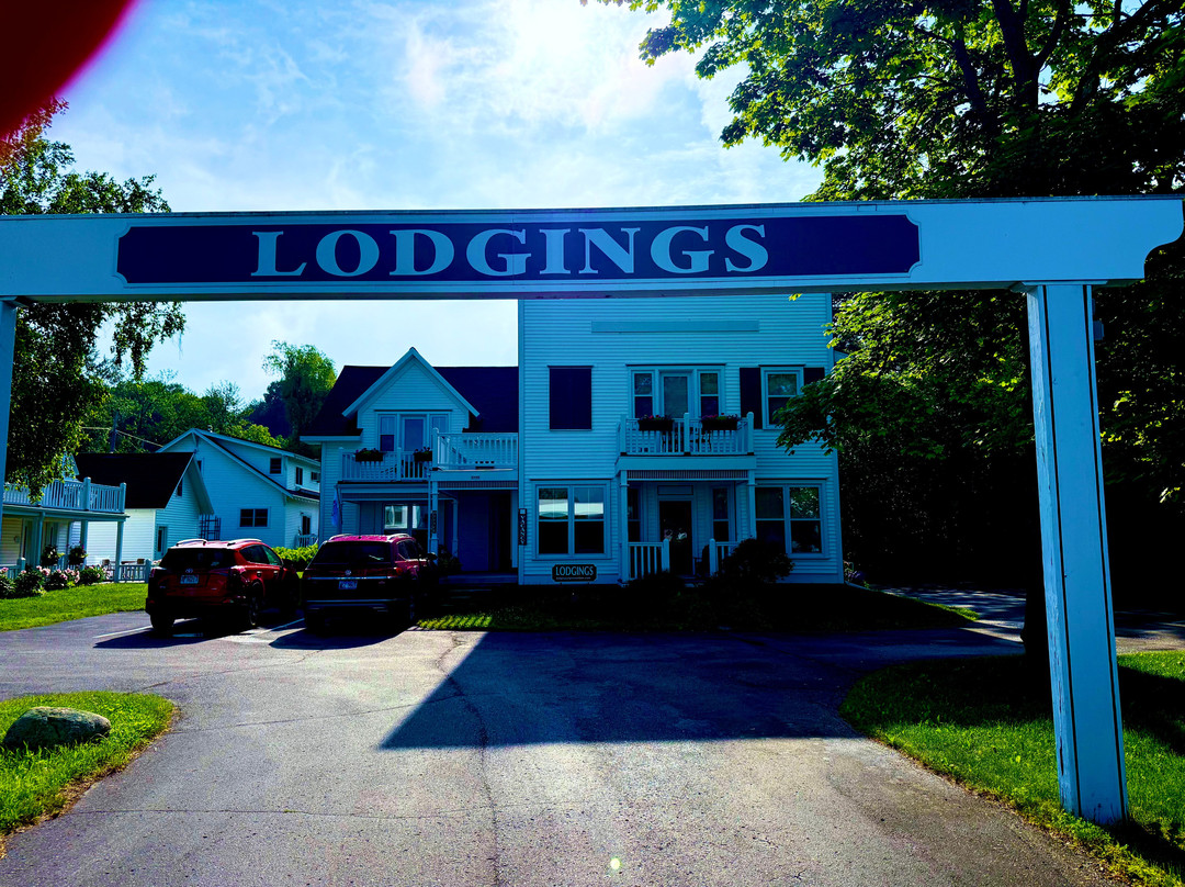 Lodgings at Pioneer Lane主图