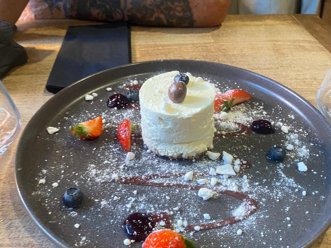 The Curious Fox主图