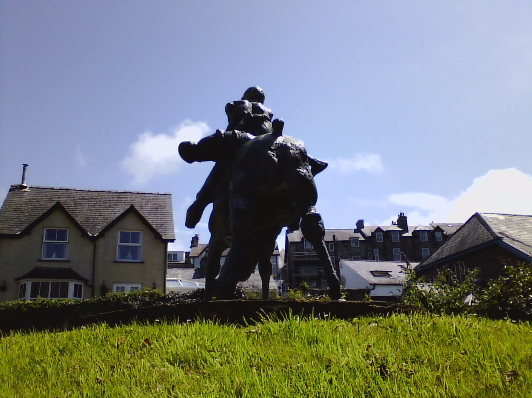 The Two Kings Statue-Harlech必去景点