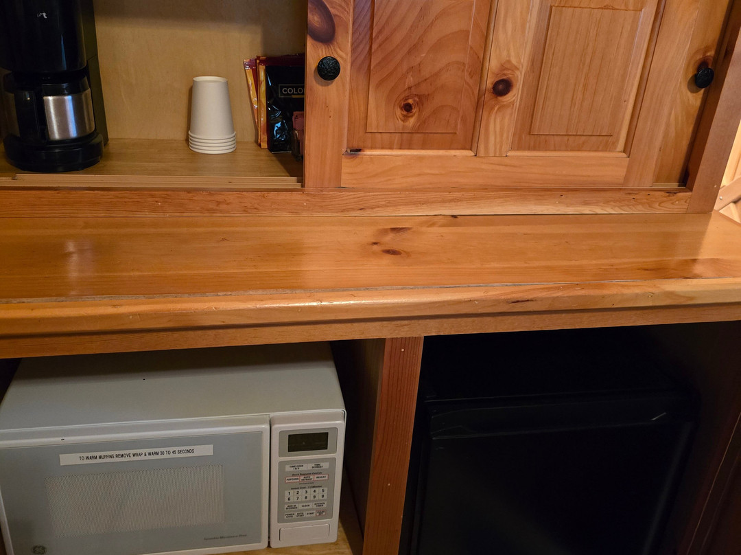 Silverwolf Log Chalet Resort主图